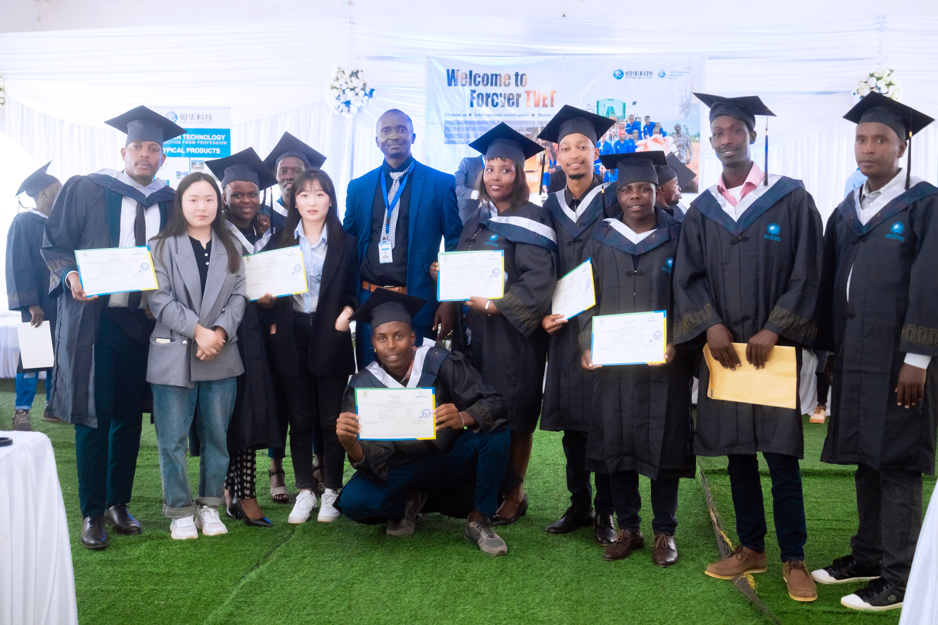 ����¬���ﱾ���˲ſ��� ���ָ�ylg888888ְ������BIWE��ѵ��ĿԲ���չ� title=